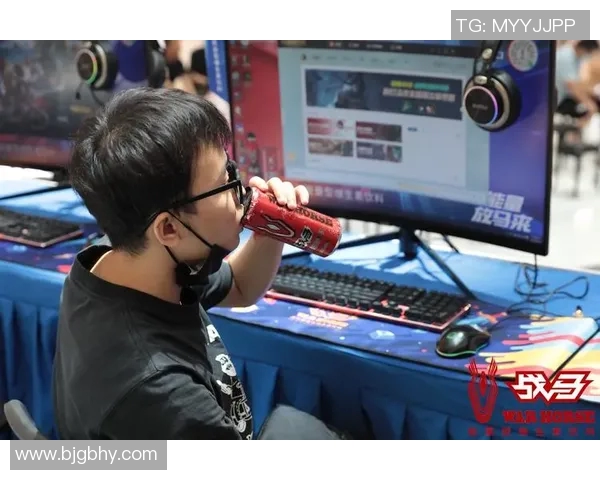 电竞新闻深度探讨周伟在英雄联盟中的成长与挑战人生旅程